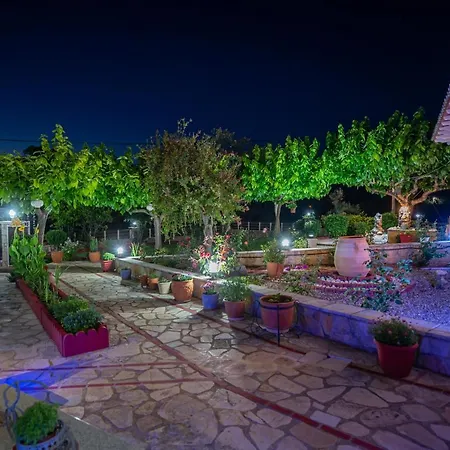 Rock Garden Nyaraló