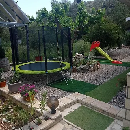 בית נופש Rock Garden Marandokhórion